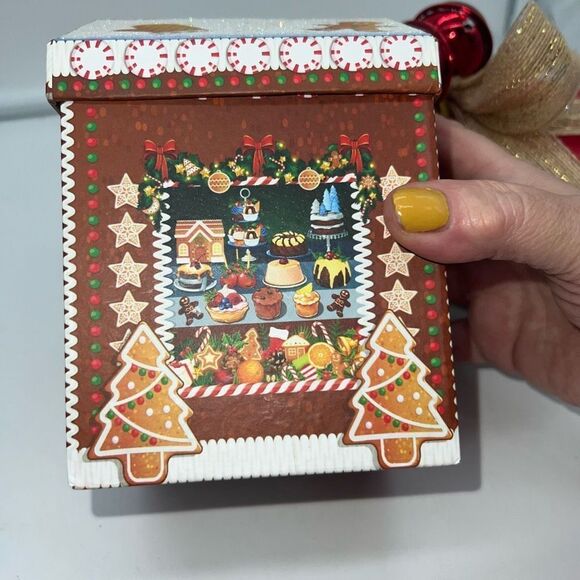 Set of Two Decorative Gift Boxes. - Picture 8 of 14